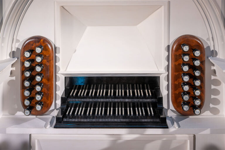 Spieltisch der Rastenberger Schulze-Orgel in der Stadtkirche
